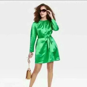 GREEN SATIN DRESS NWOT SIZE XS